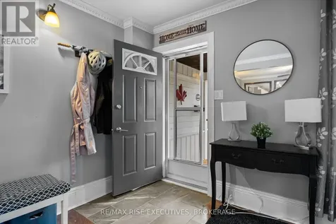 282 Sydenham Street Gananoque ON K7G 1C3