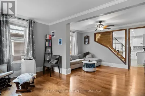 282 Sydenham Street Gananoque ON K7G 1C3
