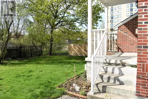 119 Erb Street Waterloo ON N2J 1M1