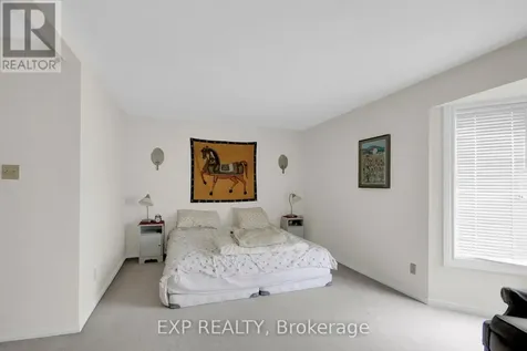 40 Huntview Private Ottawa ON K1V 0M5