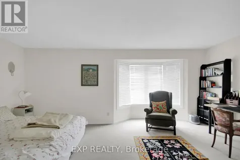 40 Huntview Private Ottawa ON K1V 0M5