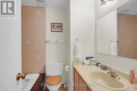 40 Huntview Private Ottawa ON K1V 0M5