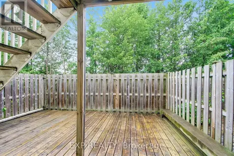 40 Huntview Private Ottawa ON K1V 0M5