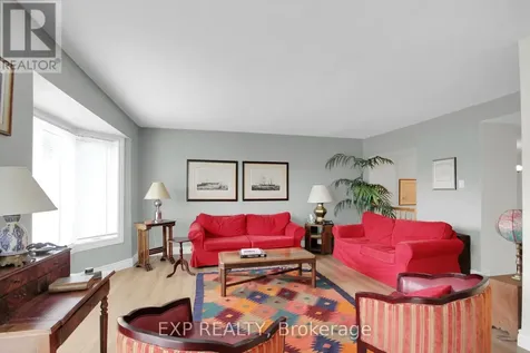 40 Huntview Private Ottawa ON K1V 0M5