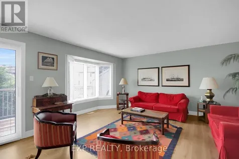 40 Huntview Private Ottawa ON K1V 0M5