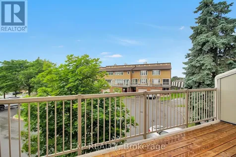40 Huntview Private Ottawa ON K1V 0M5