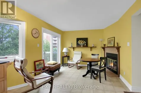 40 Huntview Private Ottawa ON K1V 0M5