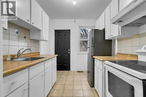 1448 Wyandotte Street West Windsor ON N9B 1H4