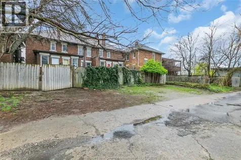 1448 Wyandotte Street West Windsor ON N9B 1H4