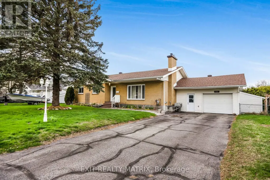 21 Frost Avenue Hawkesbury ON K6A 2T7