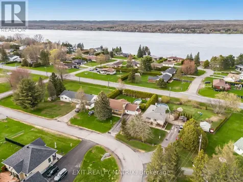 21 Frost Avenue Hawkesbury ON K6A 2T7