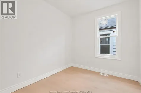1030 Oak Street Windsor ON N9A 5G4