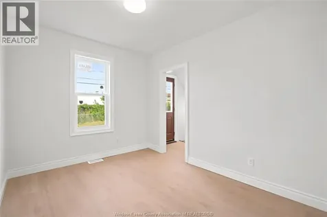 1030 Oak Street Windsor ON N9A 5G4