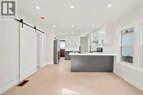 1030 Oak Street Windsor ON N9A 5G4