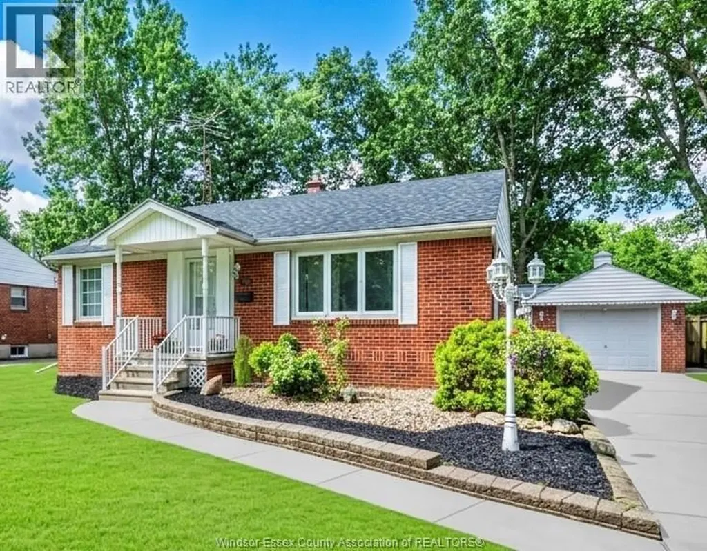 3365 Curry Avenue Windsor ON N9E 2T4