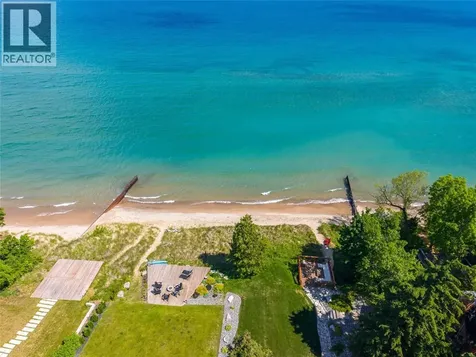 1074 Bruce Street Sarnia ON N7V 3B1