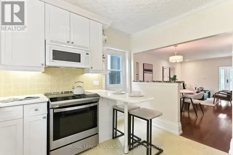 146 Gloucester Grove Toronto (oakwood Village) ON M6C 2B1