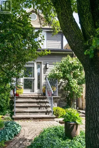 146 Gloucester Grove Toronto (oakwood Village) ON M6C 2B1