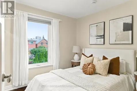 146 Gloucester Grove Toronto (oakwood Village) ON M6C 2B1