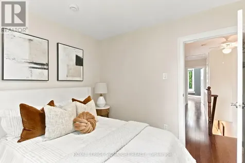 146 Gloucester Grove Toronto (oakwood Village) ON M6C 2B1