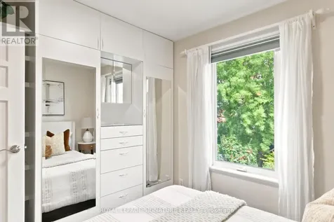 146 Gloucester Grove Toronto (oakwood Village) ON M6C 2B1