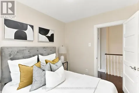 146 Gloucester Grove Toronto (oakwood Village) ON M6C 2B1