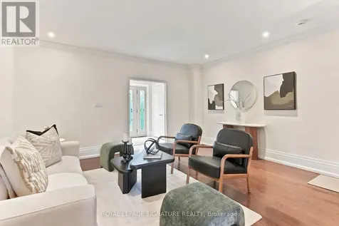 146 Gloucester Grove Toronto (oakwood Village) ON M6C 2B1