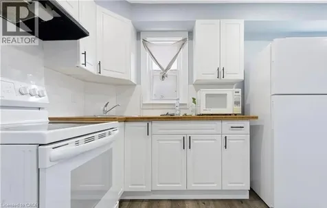 235 Hamilton Road London ON N5Z 1P9
