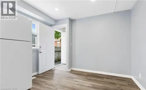 235 Hamilton Road London ON N5Z 1P9