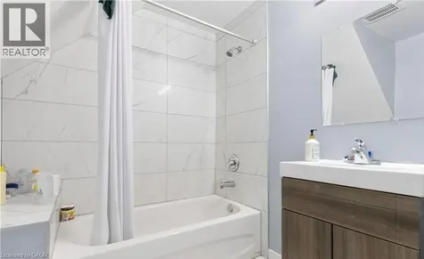 235 Hamilton Road London ON N5Z 1P9