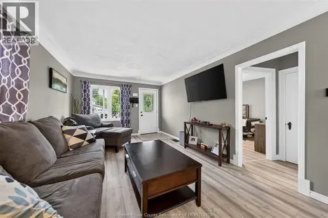 345 Frank Avenue Windsor ON N8S 3N9