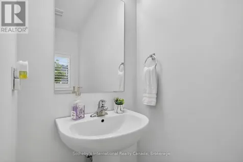 5 Middleton Drive Wasaga Beach ON L9Z 0L1