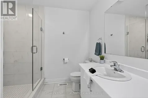 5 Middleton Drive Wasaga Beach ON L9Z 0L1