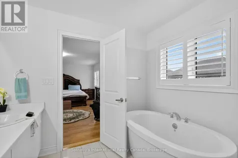 5 Middleton Drive Wasaga Beach ON L9Z 0L1