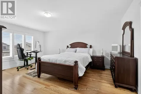 5 Middleton Drive Wasaga Beach ON L9Z 0L1