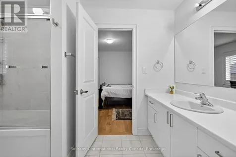 5 Middleton Drive Wasaga Beach ON L9Z 0L1