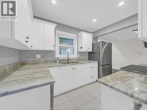 2584 Chilver Windsor ON N8W 2V9
