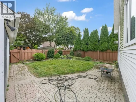 2584 Chilver Windsor ON N8W 2V9