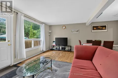 1444 Palmerston Drive Ottawa ON K1J 8P1