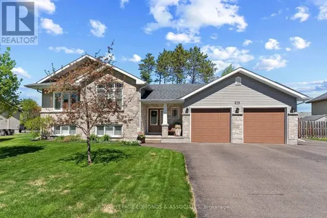 51 Bedard Boulevard Petawawa ON K8H 0B7