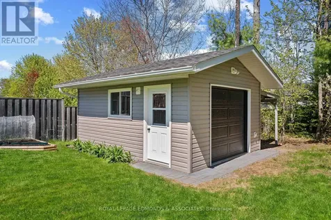 51 Bedard Boulevard Petawawa ON K8H 0B7