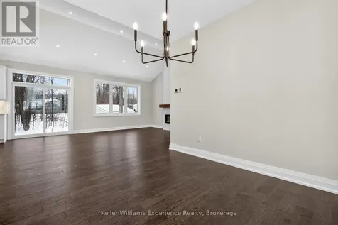 62 Rue Vanier Tiny ON L9M 0J2