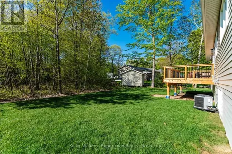 62 Rue Vanier Tiny ON L9M 0J2