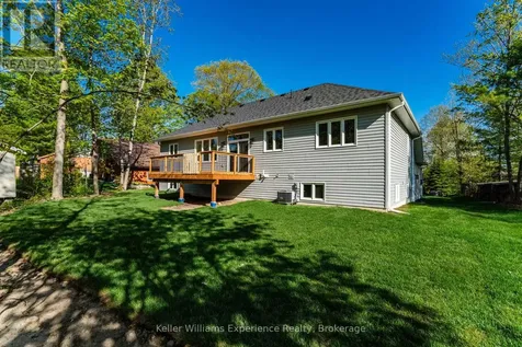 62 Rue Vanier Tiny ON L9M 0J2