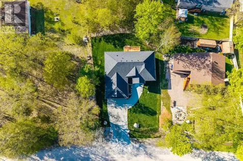 62 Rue Vanier Tiny ON L9M 0J2
