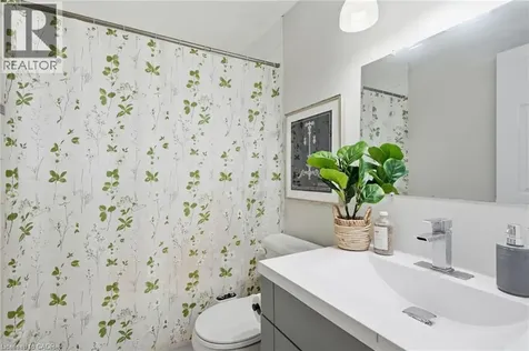 82 Riverdale Drive Hamilton ON L8E 1K3