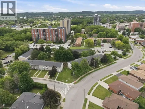 82 Riverdale Drive Hamilton ON L8E 1K3