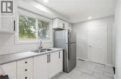 82 Riverdale Drive Hamilton ON L8E 1K3