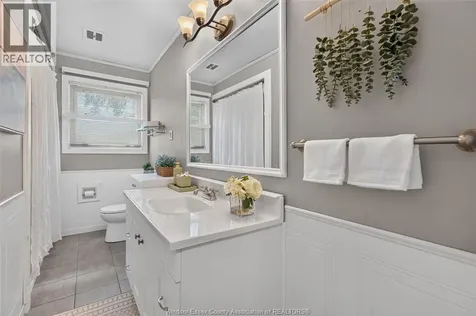 1804 St. Anne Street Tecumseh ON N8N 1V4