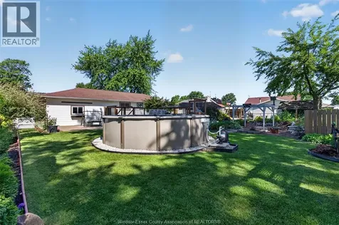 1804 St. Anne Street Tecumseh ON N8N 1V4